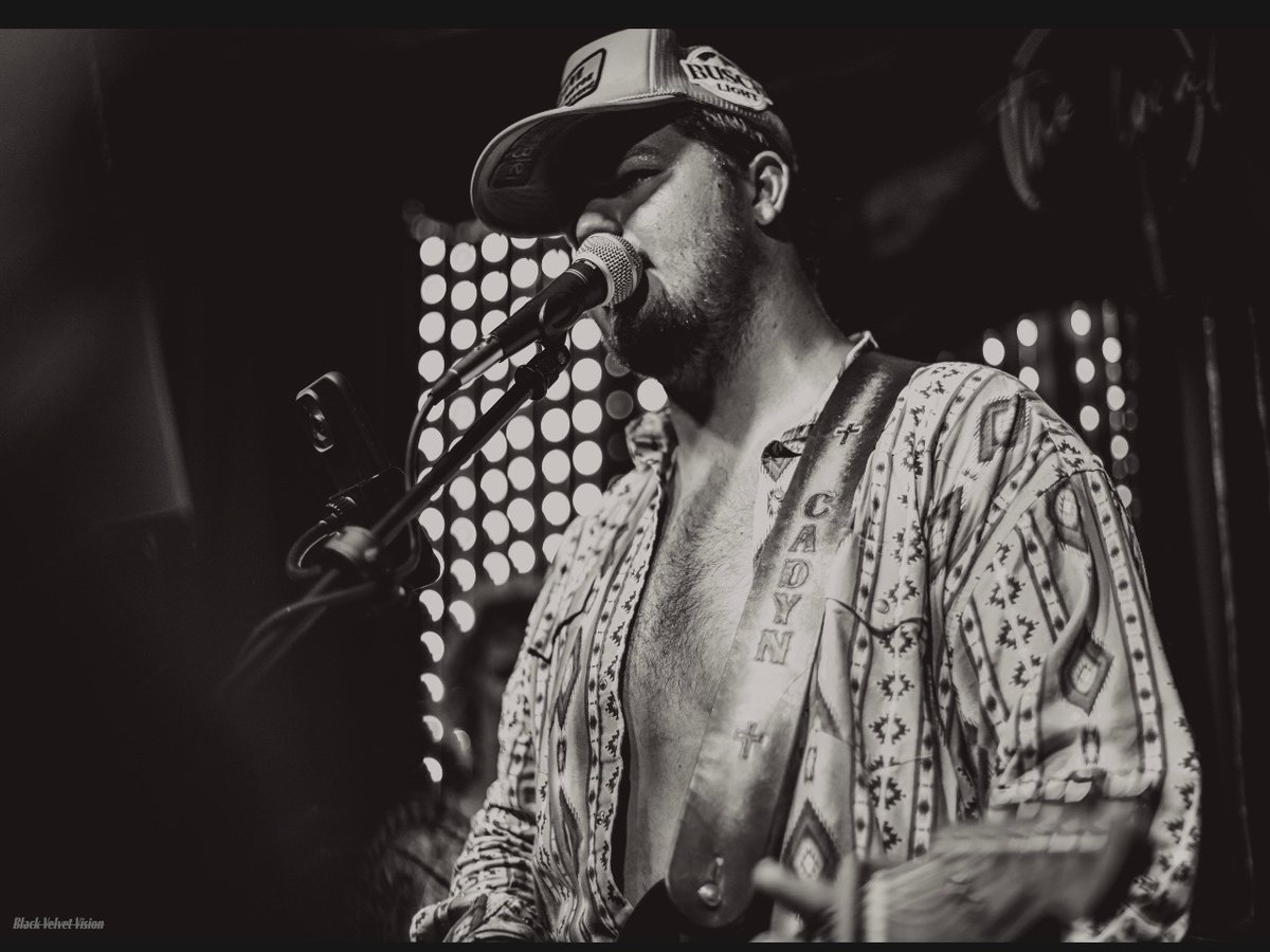 Cadyn Wade performing live